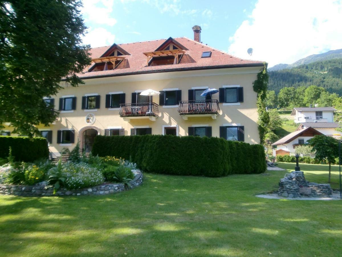 Garten- & Loggia-appartement Herrenhaus Apartment Dellach im Drautal